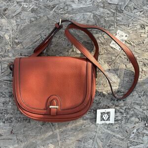 Anne Klein Crossbody Saddle Bag Pebbled Faux Leather Adjustable Strap Curved